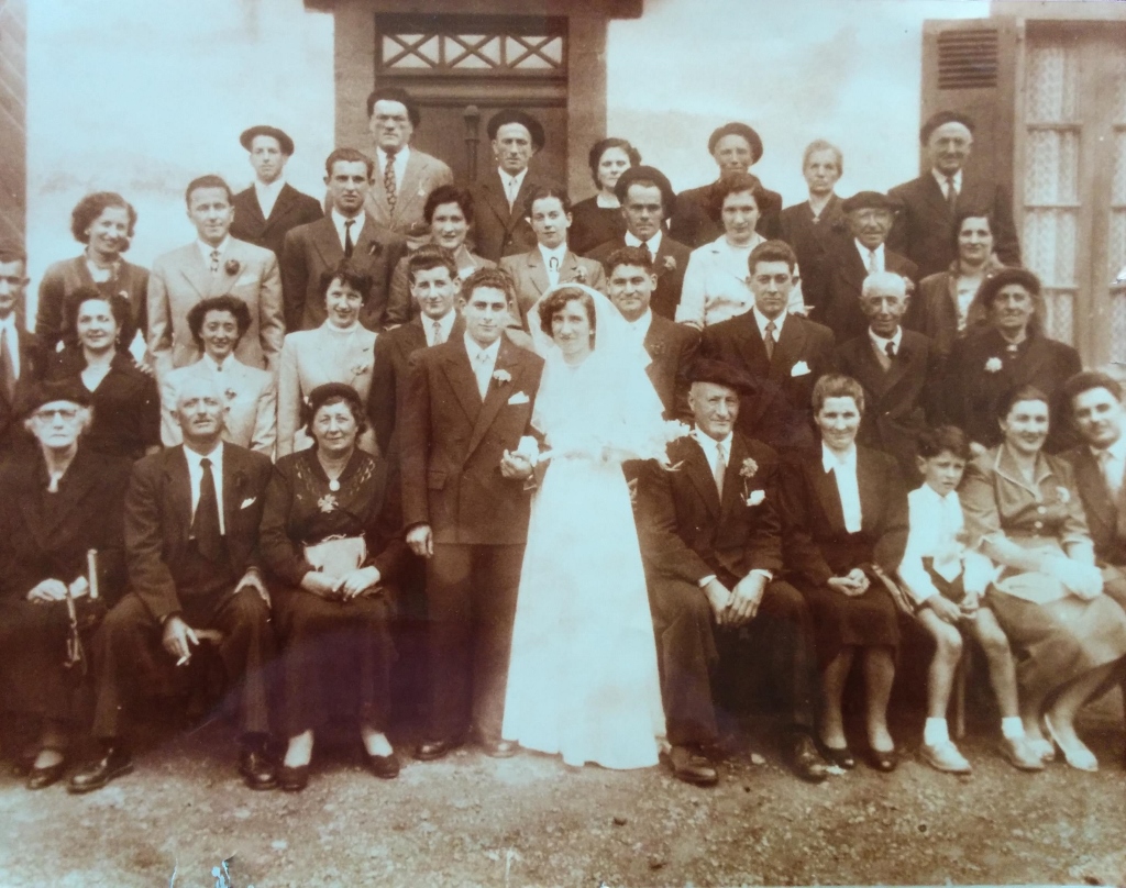 Masson, Jeannot and Maite wedding photo
Les Aldudes 1953